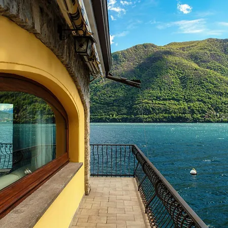 Apartment Darsena By Quokka 360 - Lakefront House With Garden And Private Dock *