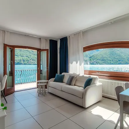 Darsena By Quokka 360 - Lakefront House With Garden And Private Dock